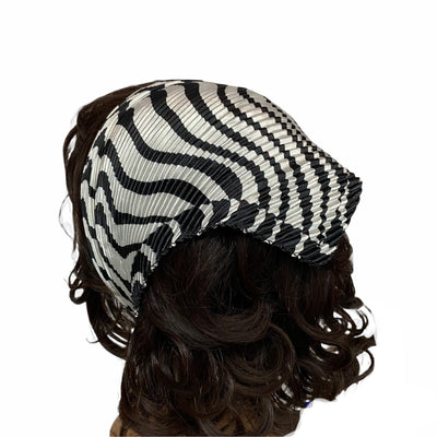 90-04 Polyester | Silky Pleated Scarves | Vertical Waves | Black/white