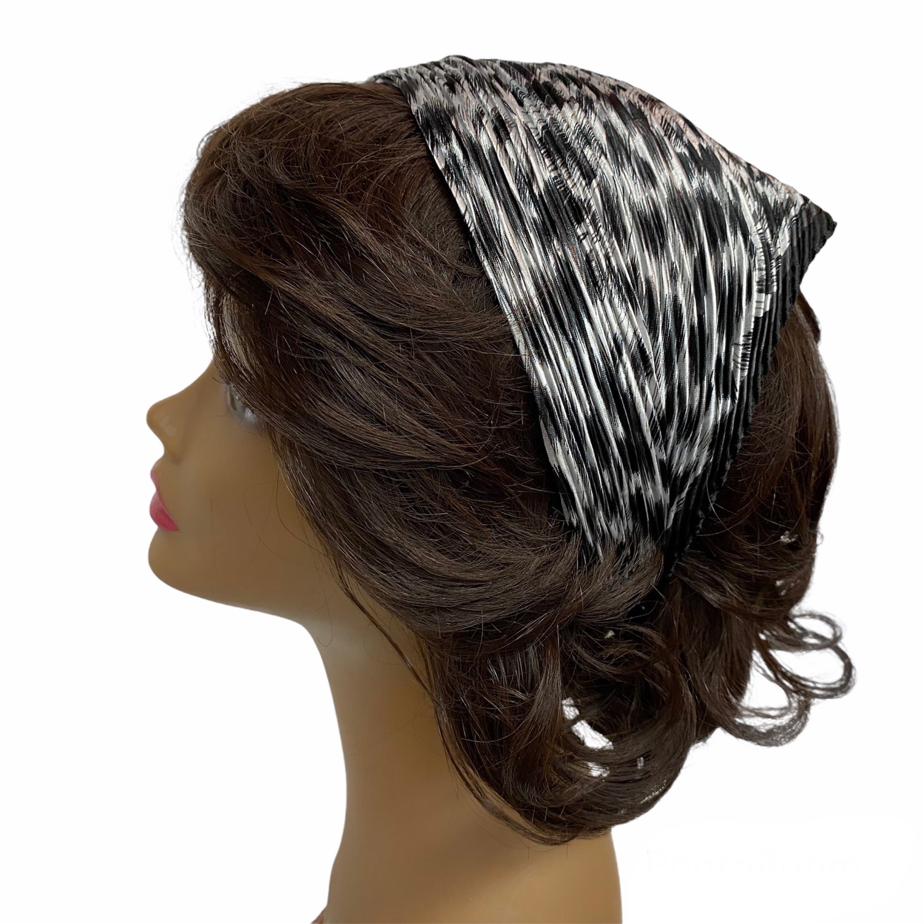 90-07 Polyester | Silky Pleated Scarves | leopard | White/black